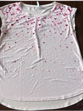 Elle Pink Tee with Scattered Hot Pink Heart Print